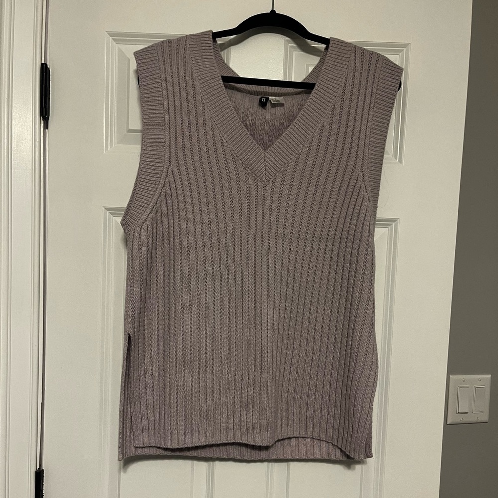 H&M Sleeveless Ribbed Knit Sweater Vest